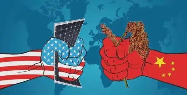 上次贸易战，我们通过让人民币贬值，自己扛下了大部分关税压力，出口确实涨了，对美贸