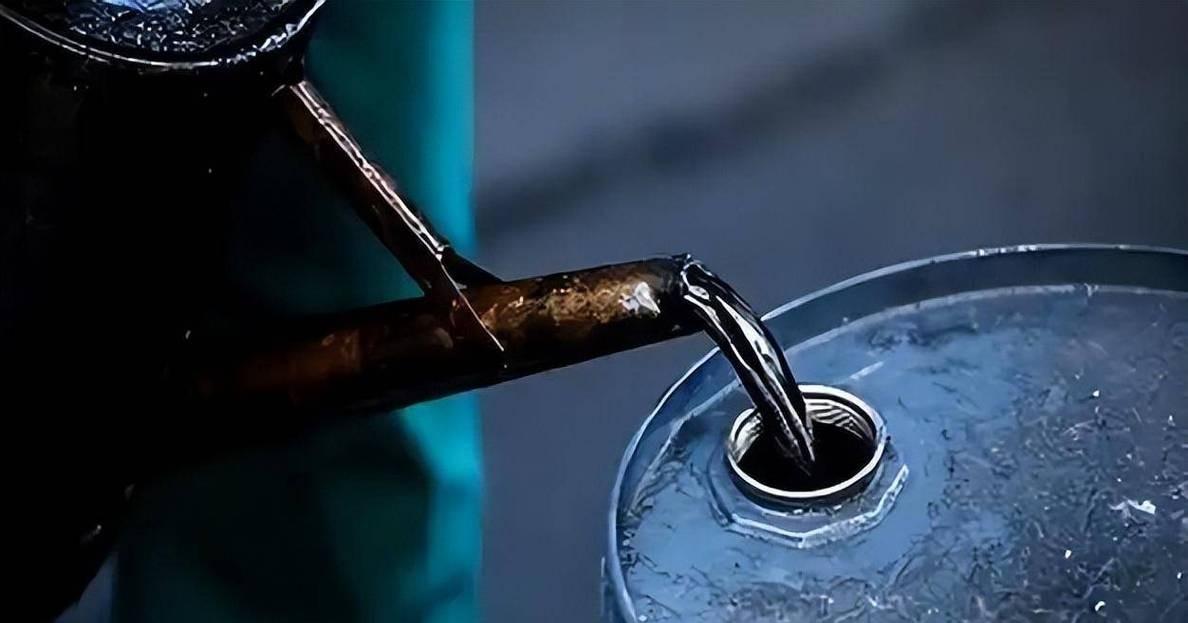 瞒了40年，李嘉诚的石油帝国终于藏不住了。日产量100万桶是什么概念？超过英国全