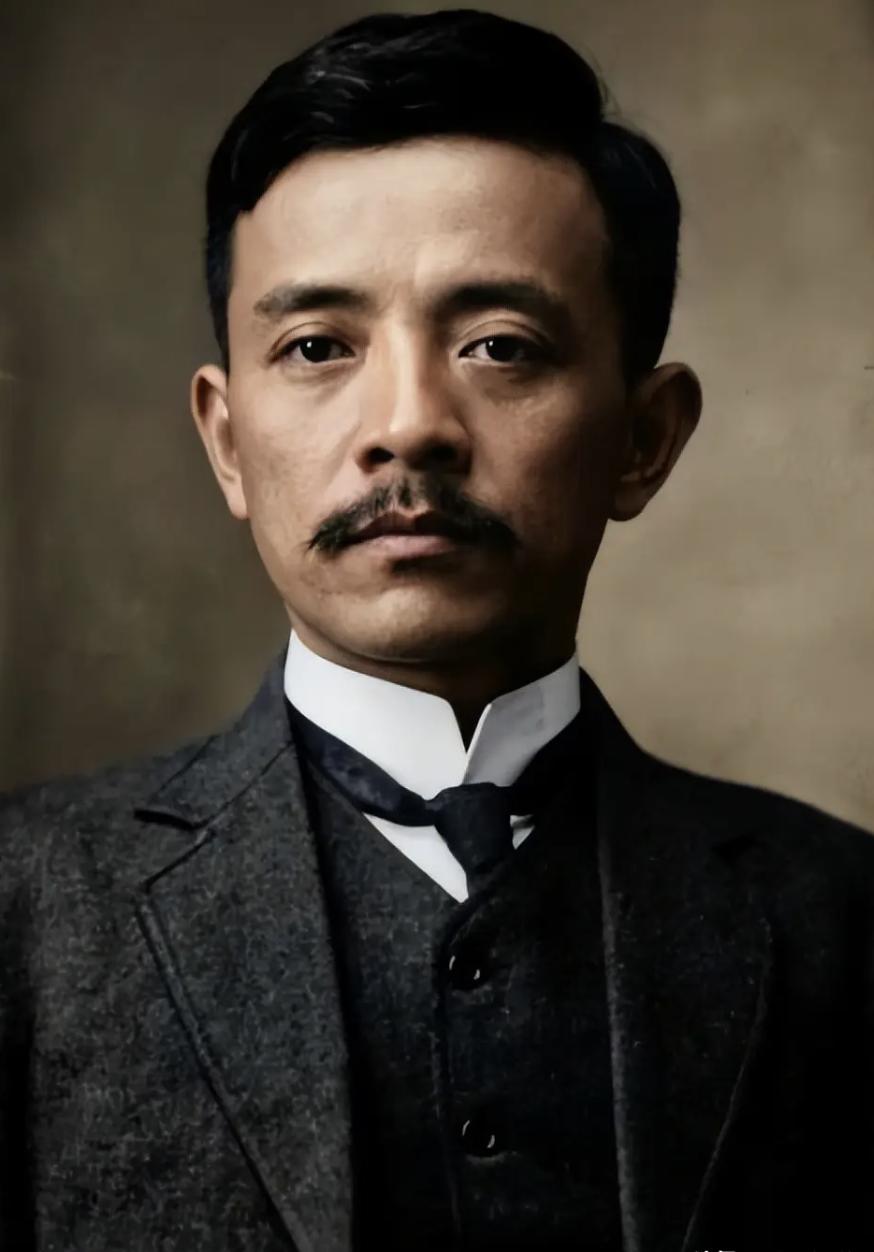 1913年3月22日，宋教仁因遇刺身亡，年仅31岁。他离世时，唯一的儿子宋振吕年