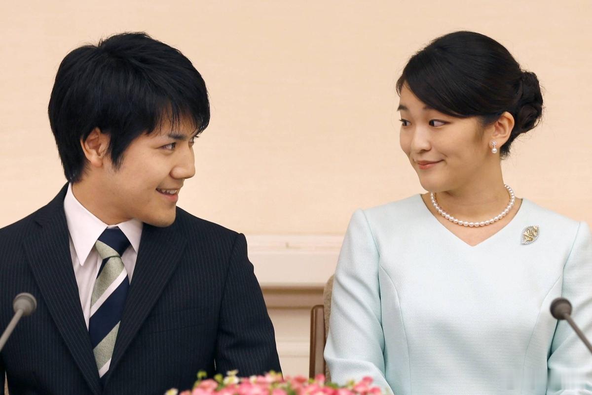 日本皇室据媒体报道，小室真子夫妇拒绝参加弟弟悠仁亲王的成人礼，皇室给两人发送了邀