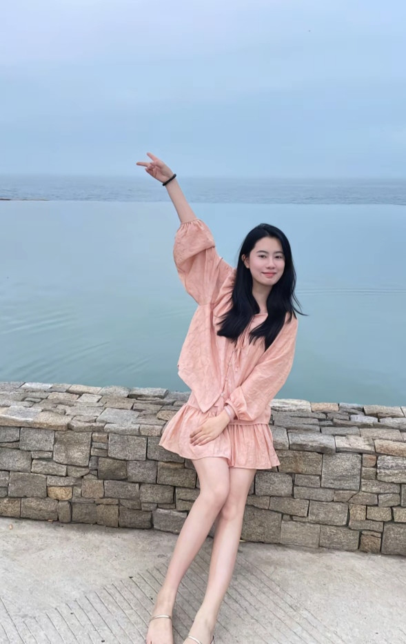 海边，粉色，少女感