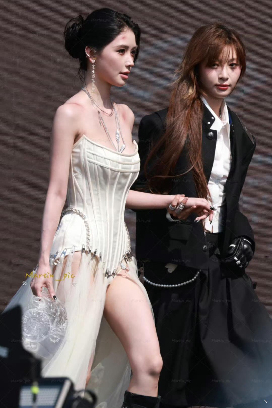 痞幼和方圆生图好能打呀，难怪有人说她俩是网红界的林志玲和王心凌。