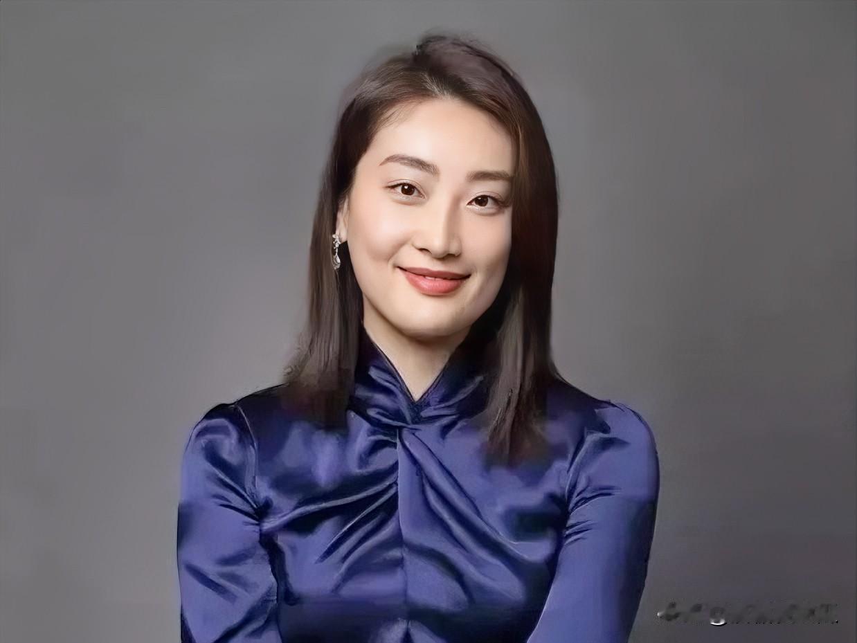 宗馥莉铁血手腕一直都觉得她和父亲互动太可爱，没想到她也是一直在忍辱负重。手