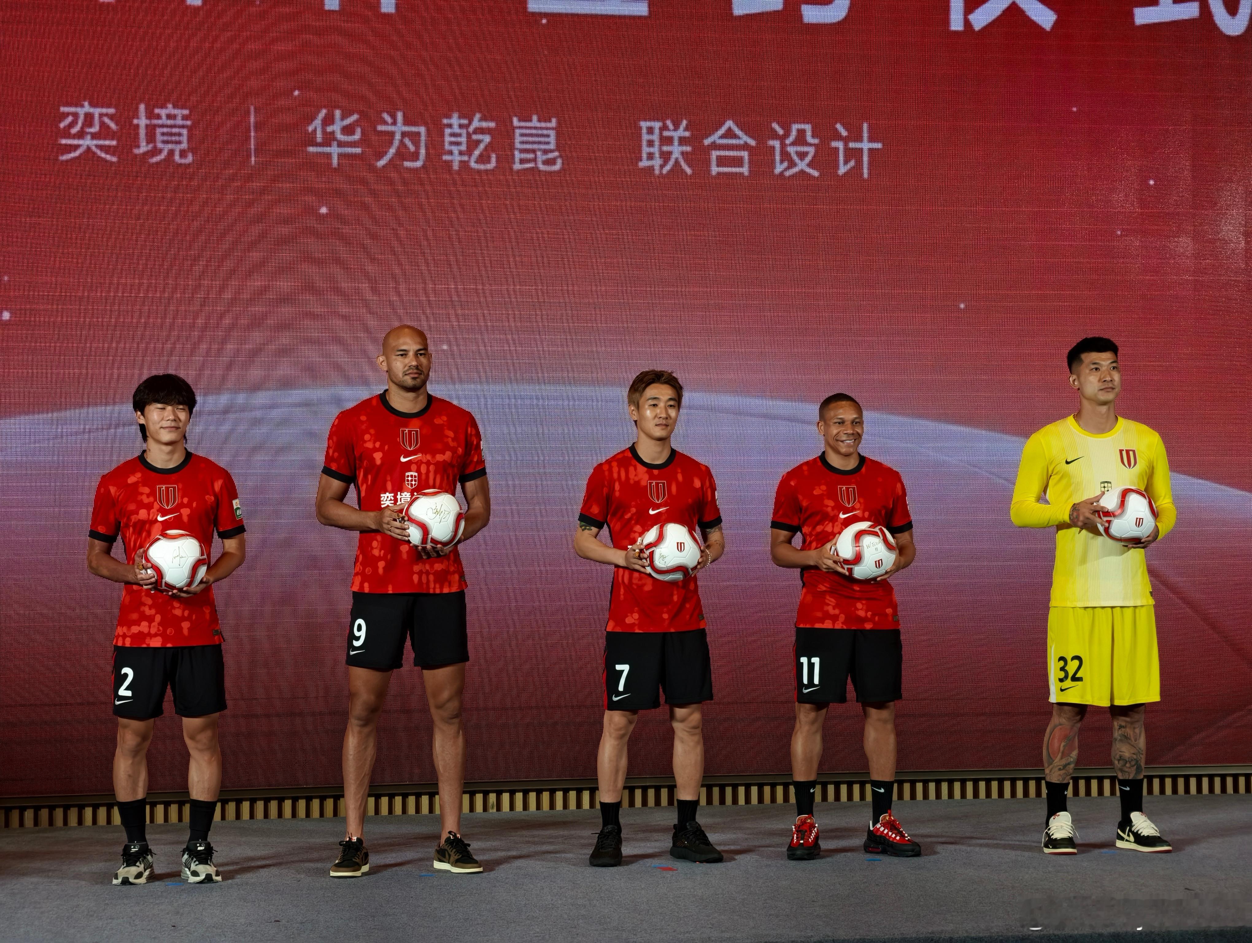 今天，东风与战略合作盛大启幕。一方是扎根成都经济技术开发区（龙泉驿区）、东风与华