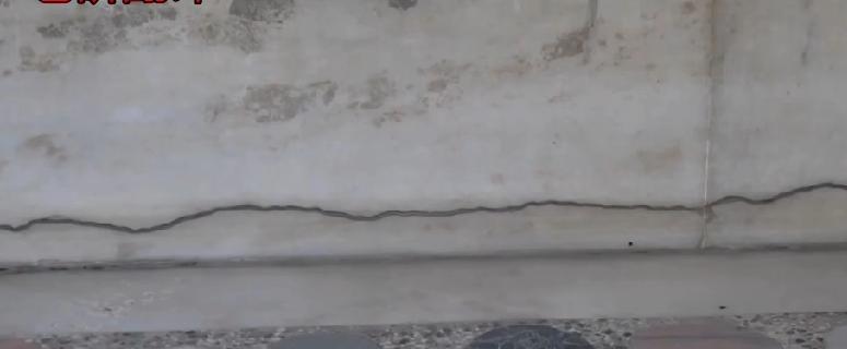 印度首都新德里正在下沉可怕的是机场周边年降11厘米，2200栋建筑陷入危险。原