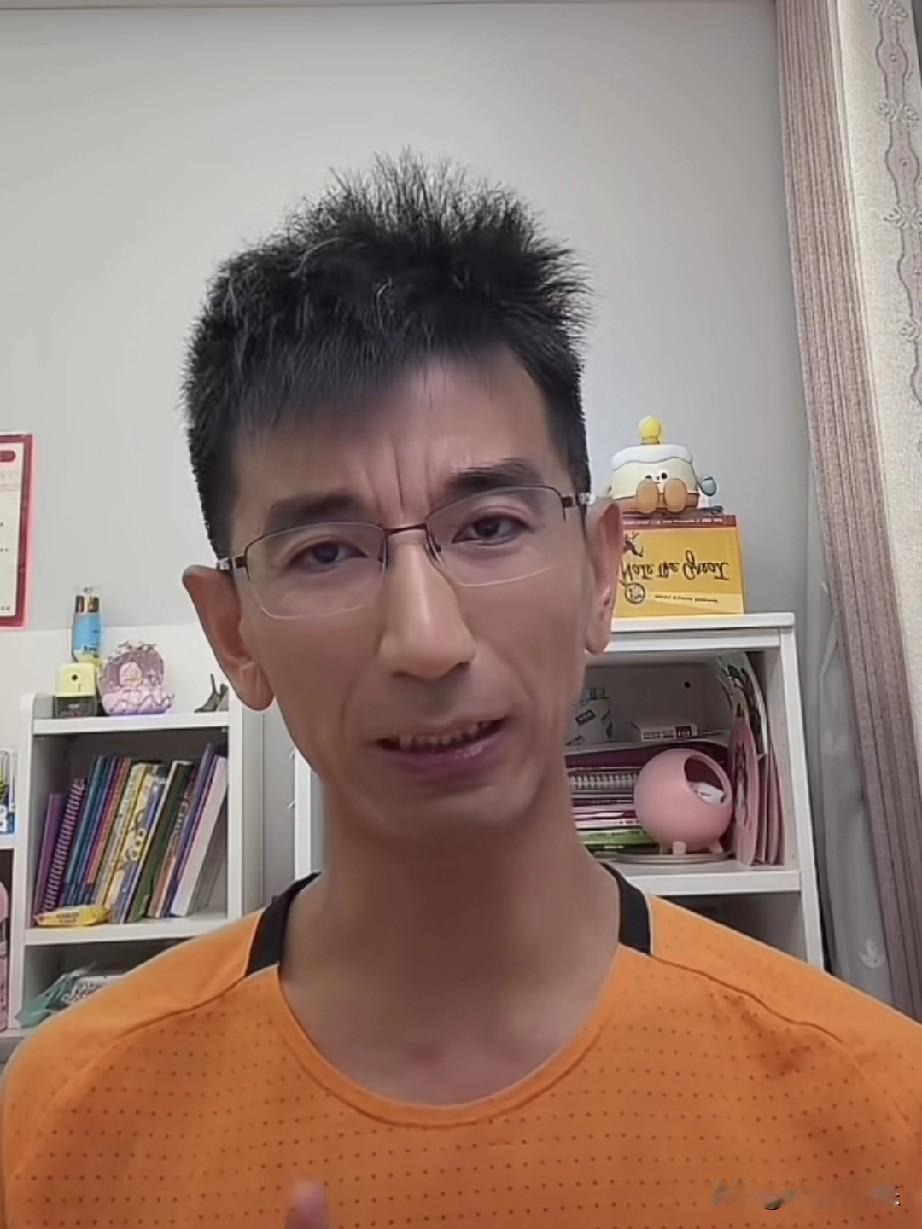 我说孙东旭会超过董宇辉，你还别不信。现在他一天不直播大家都催他，你就说这