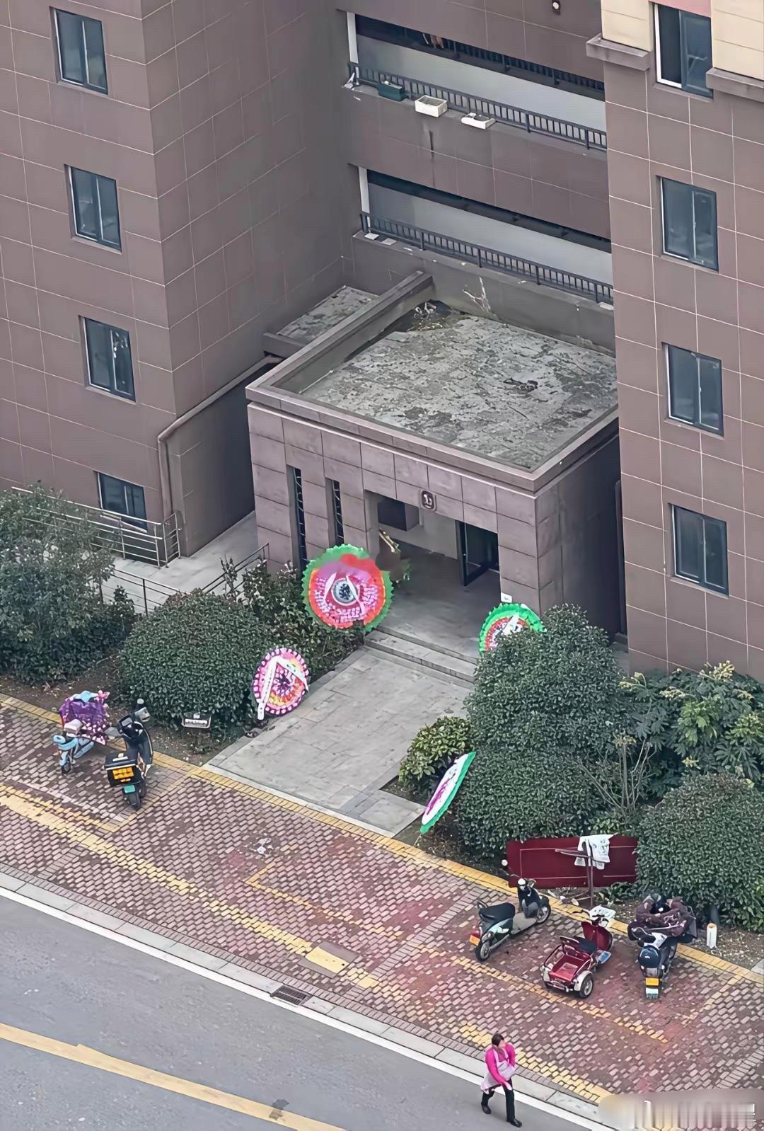 以后不敢住回迁房了，这个太吓人了吧