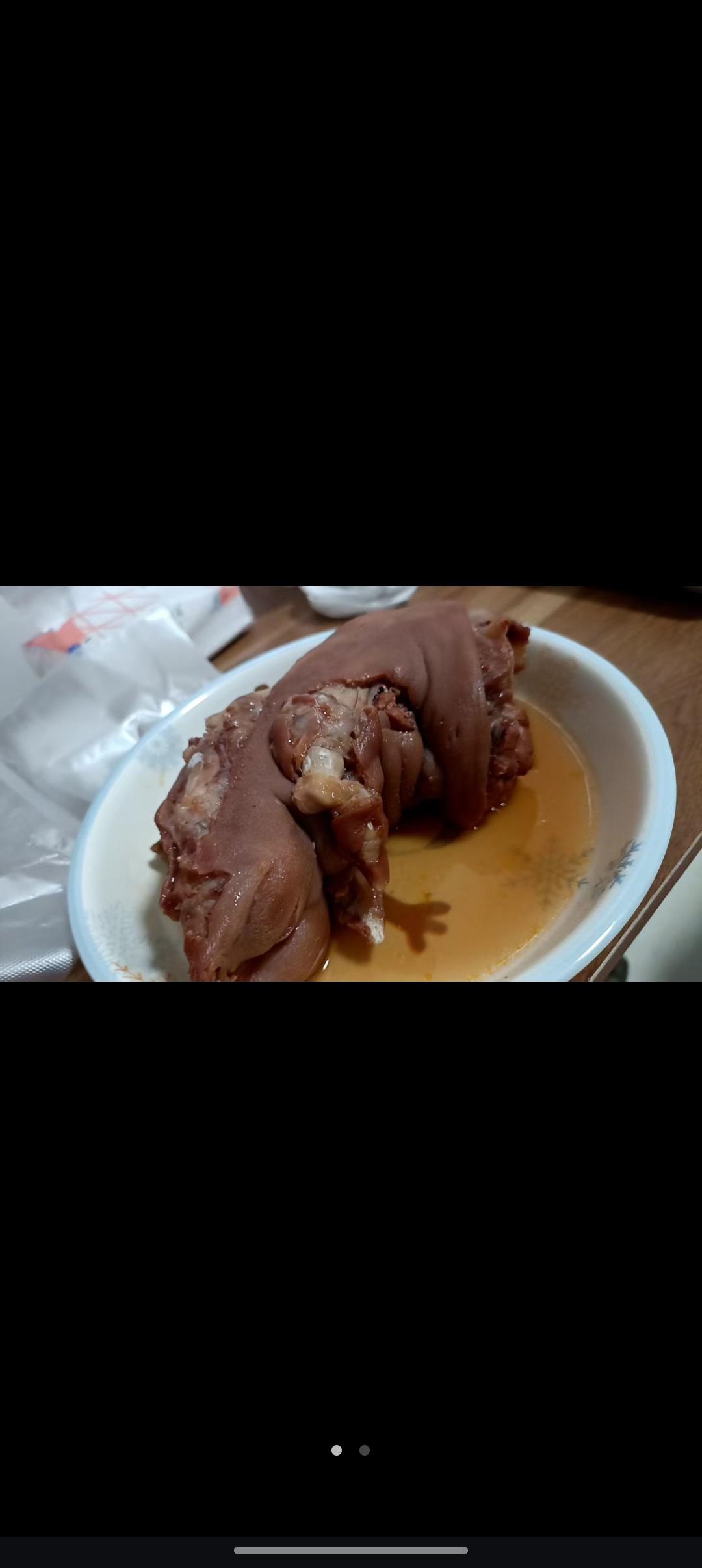 最近总感觉身体被掏空，体力透支，今天正好休息，自己在家炖个猪蹄补补！小火慢炖猪蹄