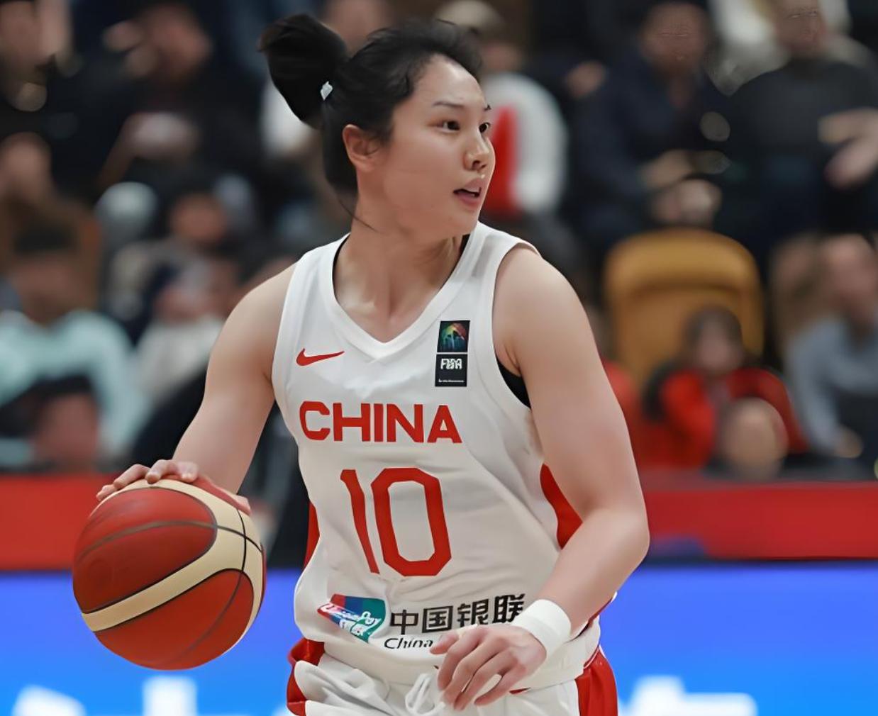 退步太大！女篮顶级锋线球员，打了7分钟，被宫鲁鸣弃用世界杯预选赛，中国女篮PK