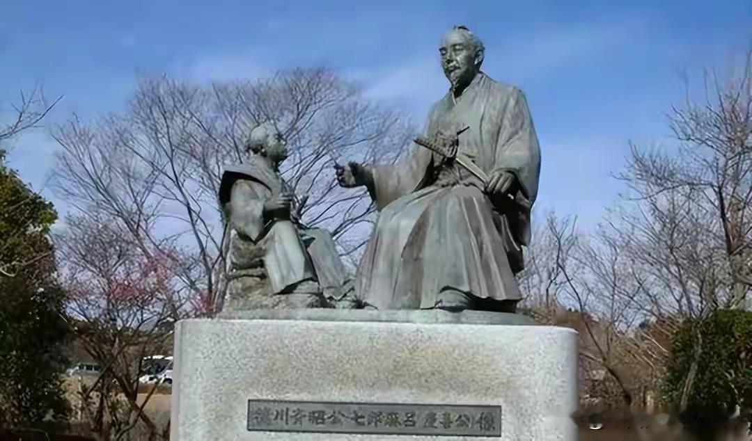 一万日元上那张脸印了四十年。福泽谕吉，就是那个办私塾写书的文人。可他干出来的那些