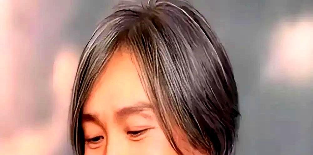 “打我啊笨蛋！”这句火了20多年的台词，竟是周星驰临时逼出来的。吴启华刚拿剧