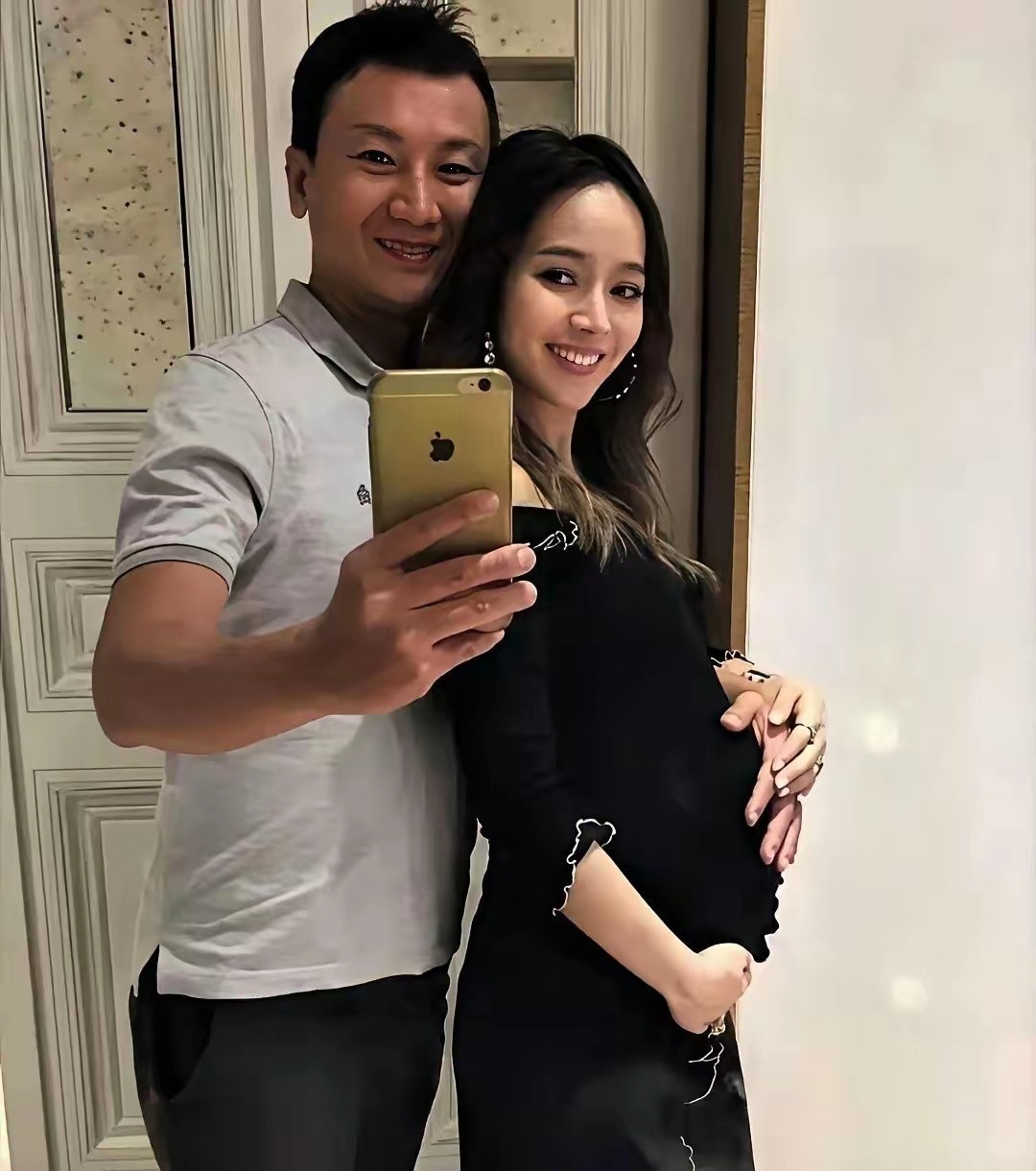 侯佩岑应该不会后悔离开周杰伦，她现在好像挺幸福的。