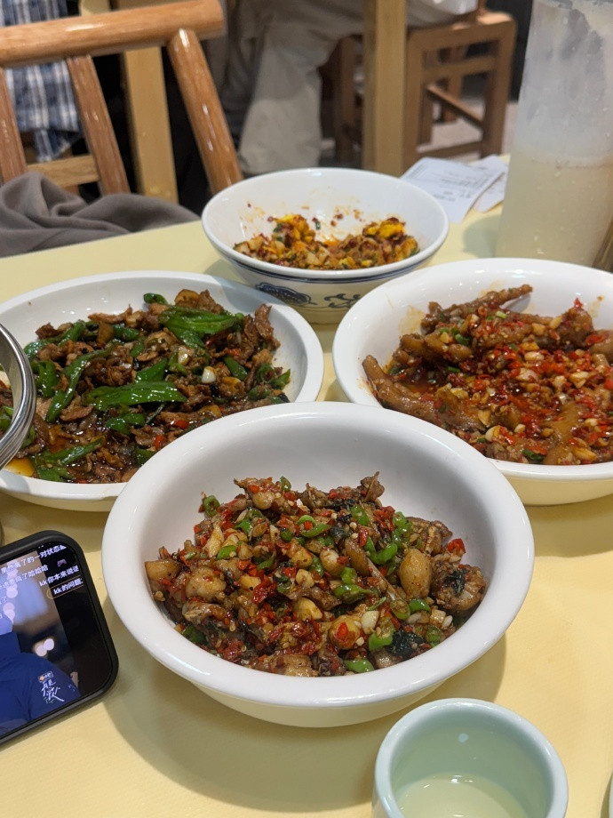 感觉自己太聪明了，来吃笨萝卜降降智。