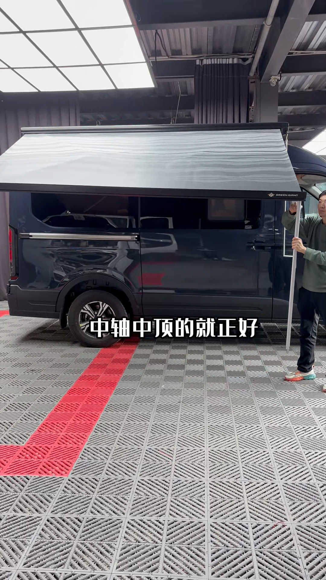 福特全顺T8中轴中顶豪华宿营车，6座水电<em>齐全</em>一车三用。瞧瞧这台福特6座小<em>房车</em>，