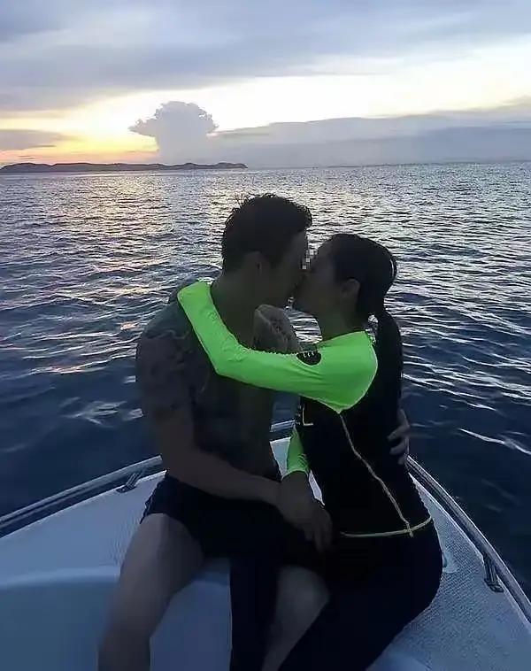 王暖暖这位凶残的前夫身边聚集的都是奇葩：从来不上班不赚钱靠老婆养的爸爸；和亲儿子