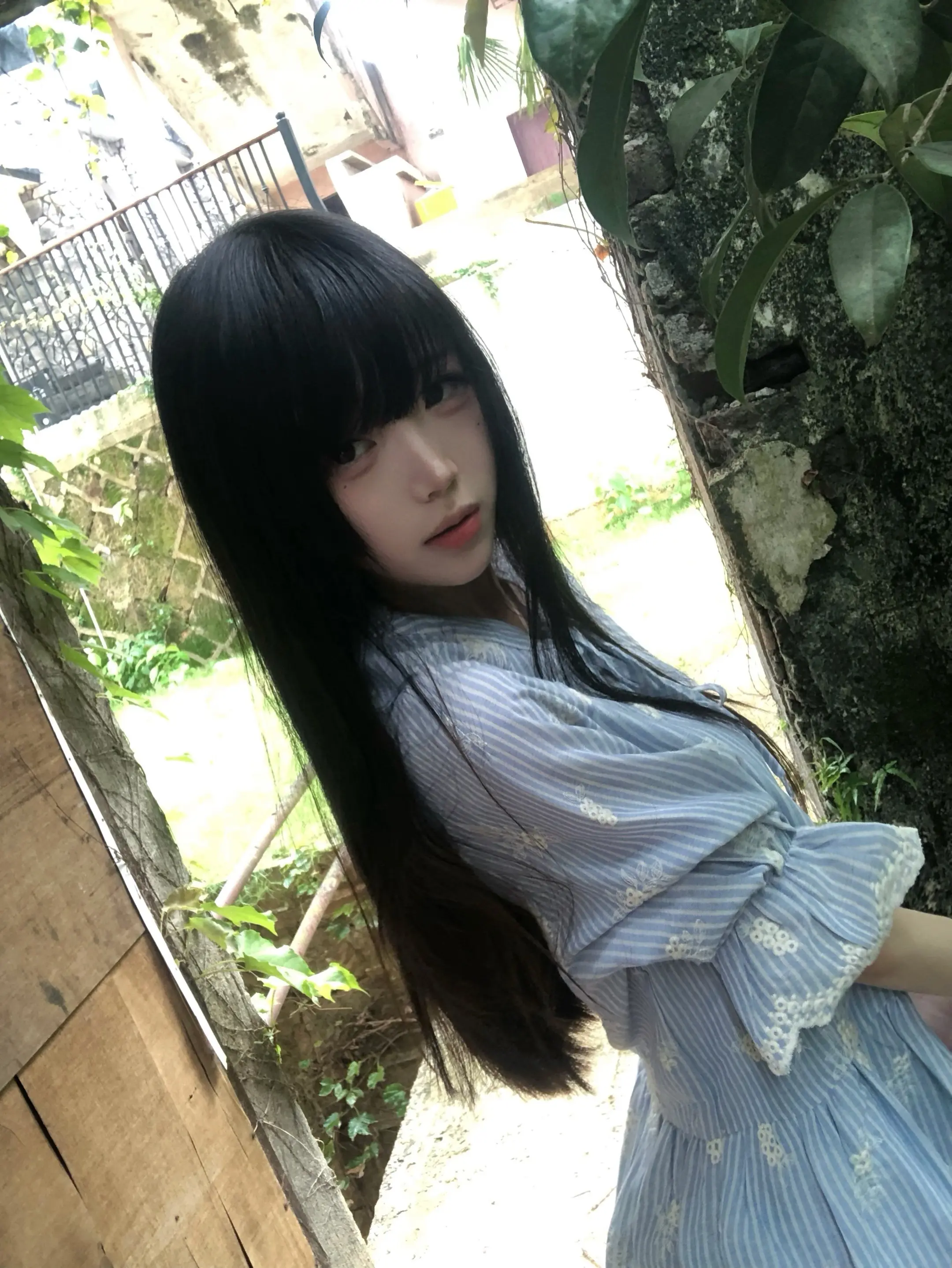世界对你总是那么尖锐 如果可以 我带你逃走吧