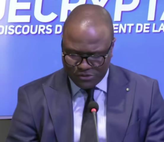 一撸到底，全部开除。非洲小国加蓬给全世界整了个大活，他们把国家足球队从上到下全部