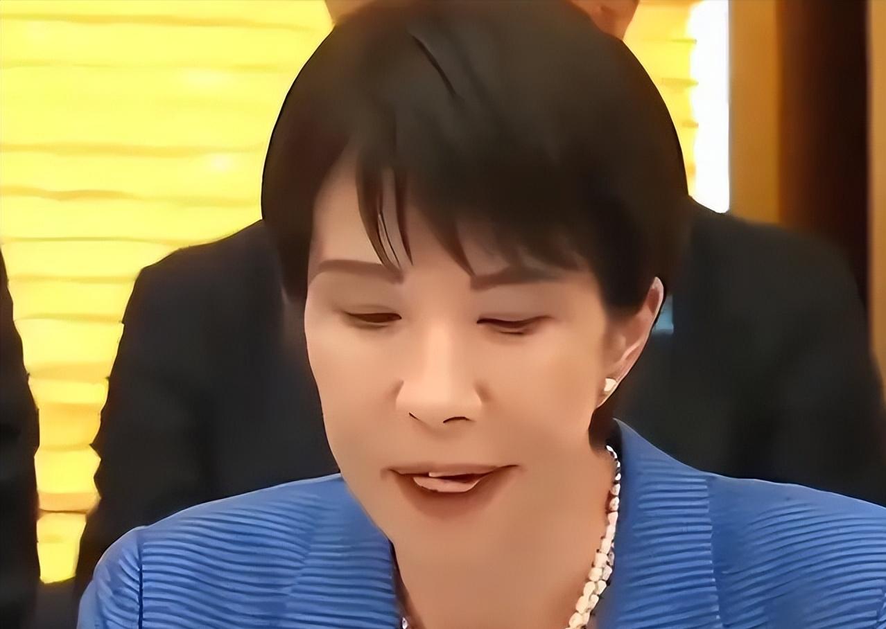 一句“战败国”！高市早苗很憋屈、日本人很憋屈、精日分子更憋屈！如下两条新闻让日本