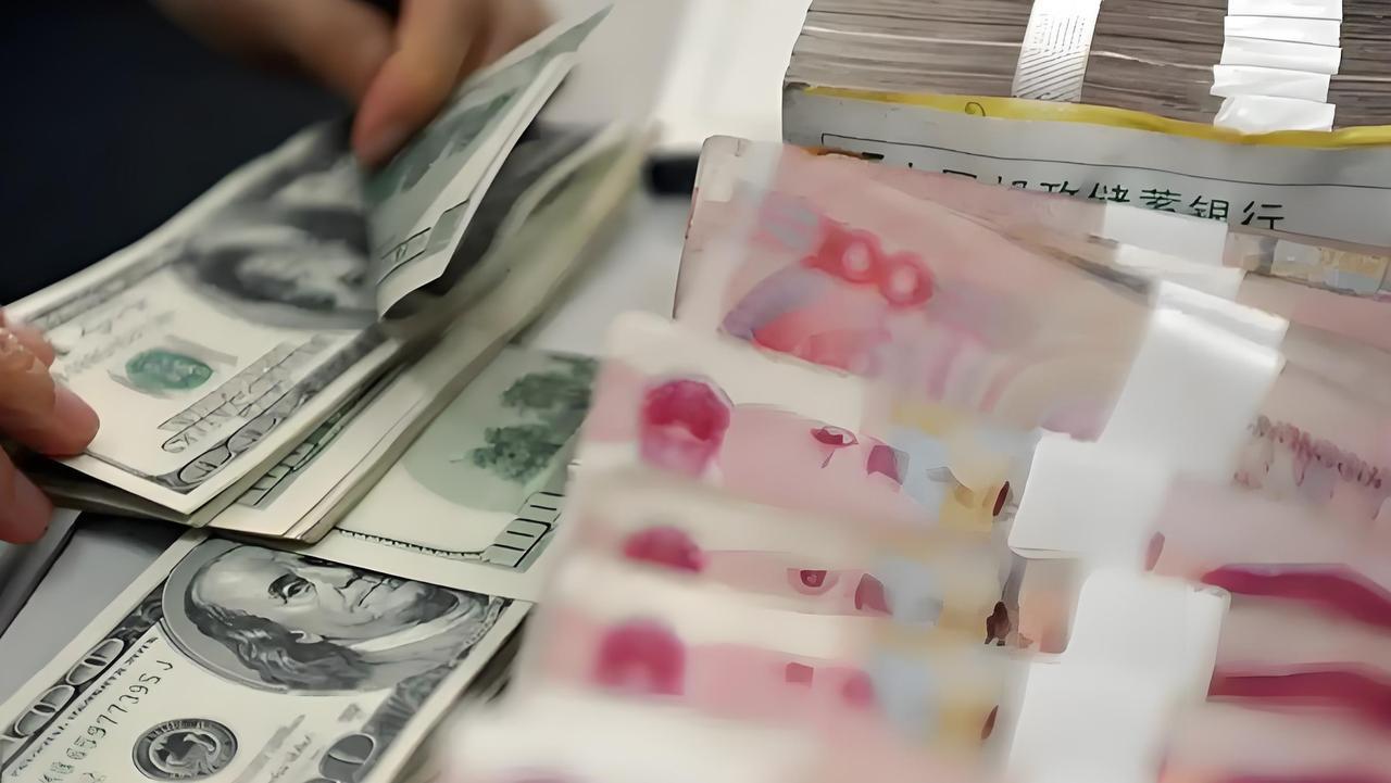 人民币兑美元未来会升值吗人民币兑美元未来大概率温和偏强、双向波动，近期离岸汇率已