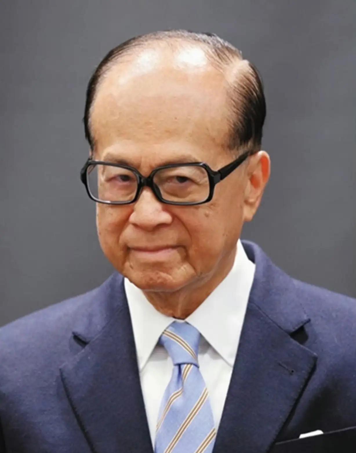 2025年5月22日，李嘉诚的长和集团就港口交易发表声明，表示在监管批准前不会出