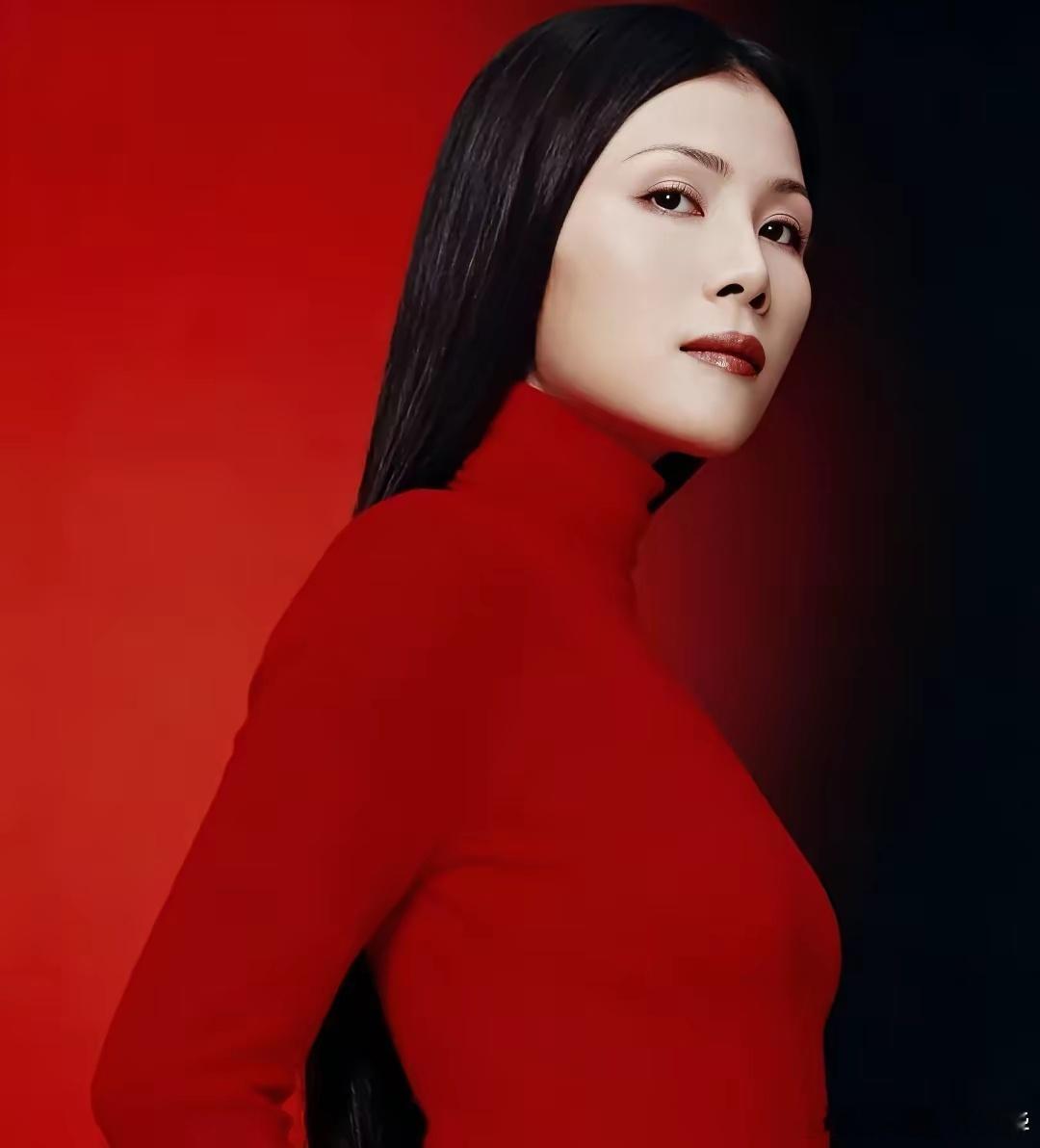 我宣布，今天娱乐圈，最有求生欲的女明星，那就是田震了。她在中新网专访中，开口就自