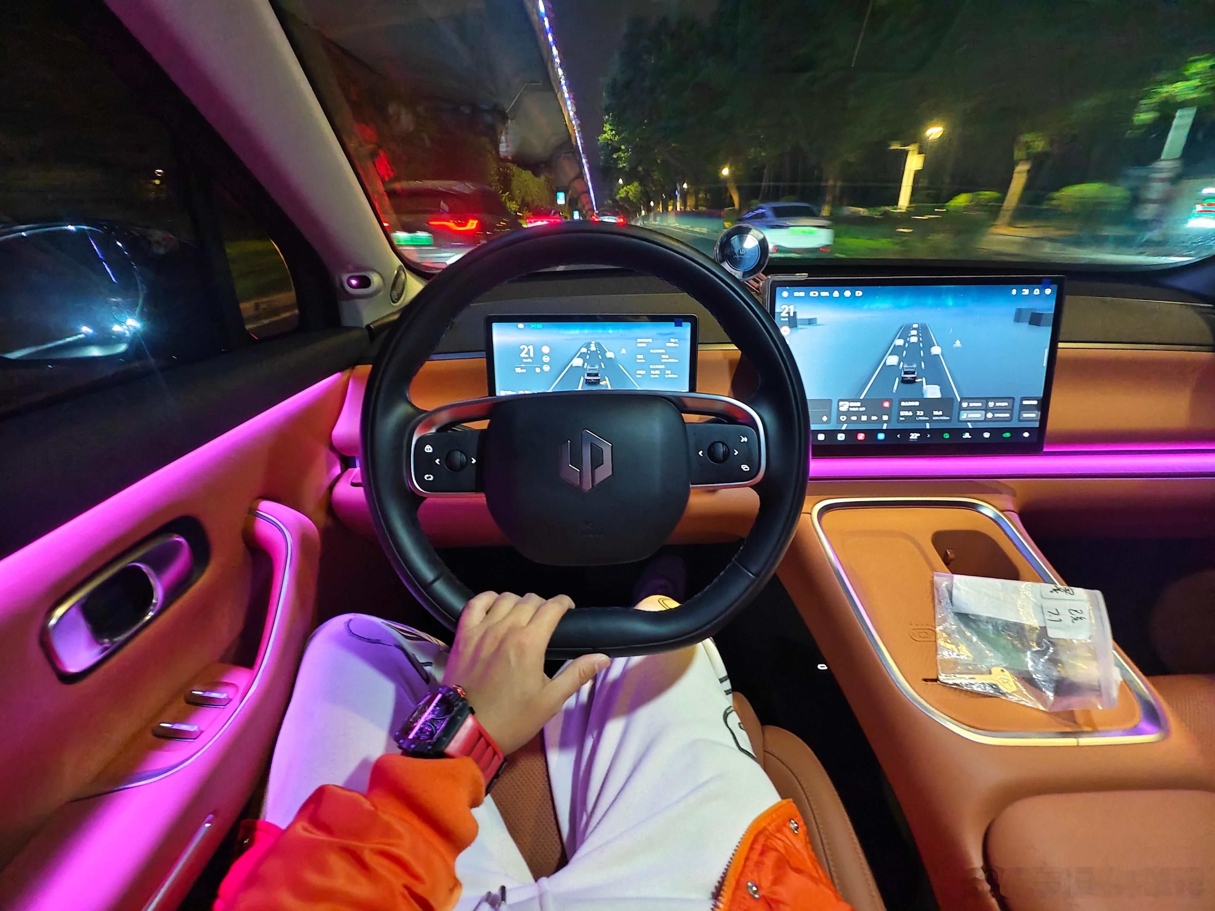 零跑和理想one交接了车牌最终没选3456，而是选了8287。