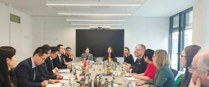 德国答应中国了6月11日，商务部副部长兼国际贸易谈判副代表凌激在柏林分别会见德