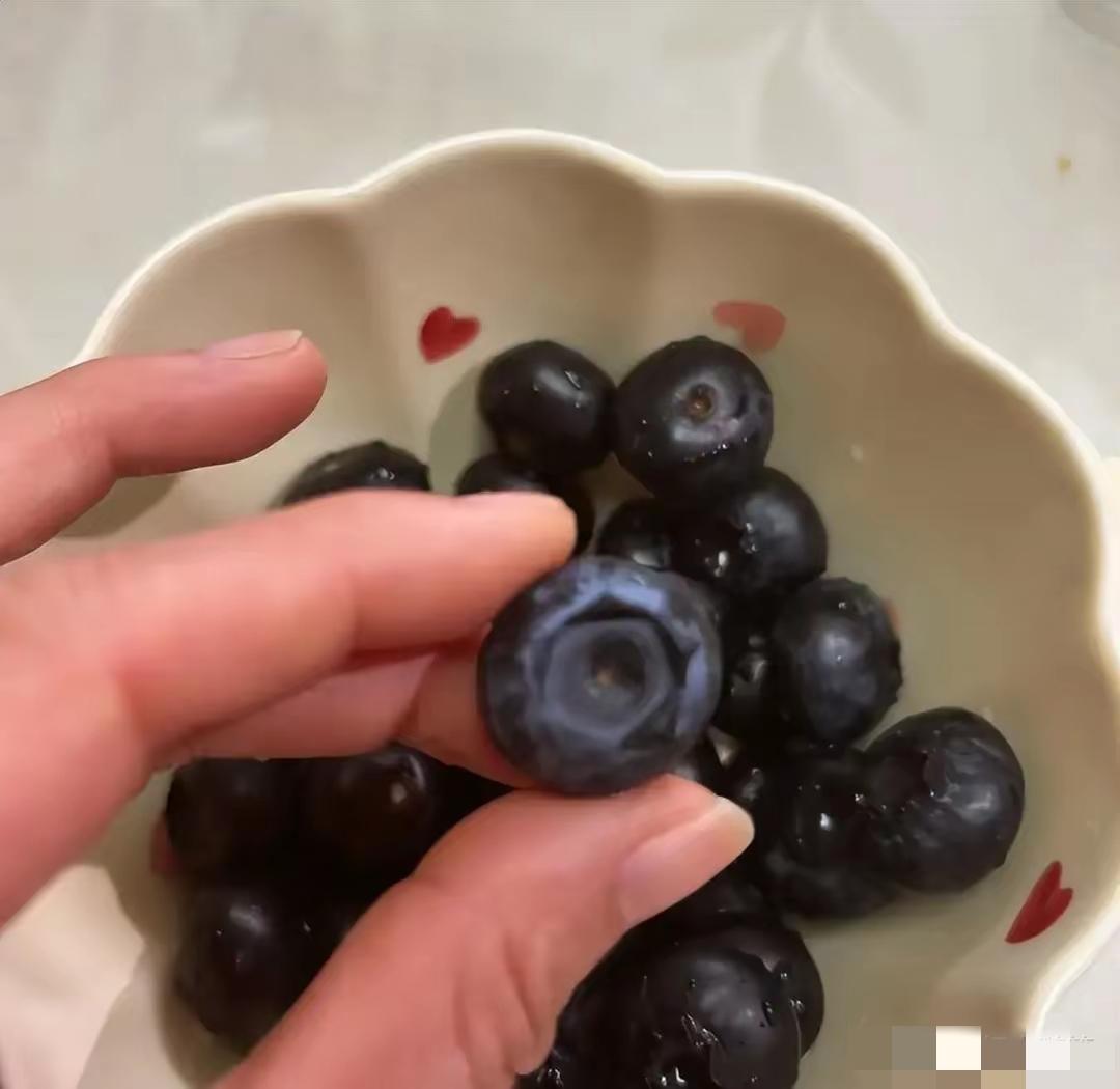 为啥非要笑话别人，人家愿意怎么活就怎么活呗，又没吃你家高粱。