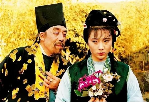 元朝文学家姚燧70多岁时，侍妾侍奉他沐浴后，宠幸了她。谁知第二天，侍妾却说：“您