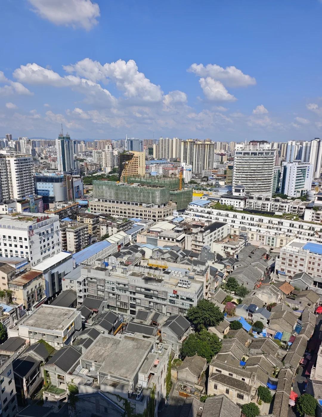 三街两巷为前景看太古城在建10层●左划放大南宁广西老城区改造骑楼骑楼街