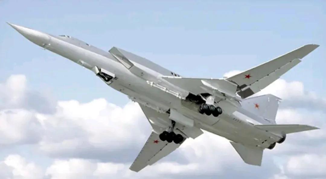 印度本来有机会拥有亚洲第一支战略空军，却因为短视和海空军内斗而黄了。1971