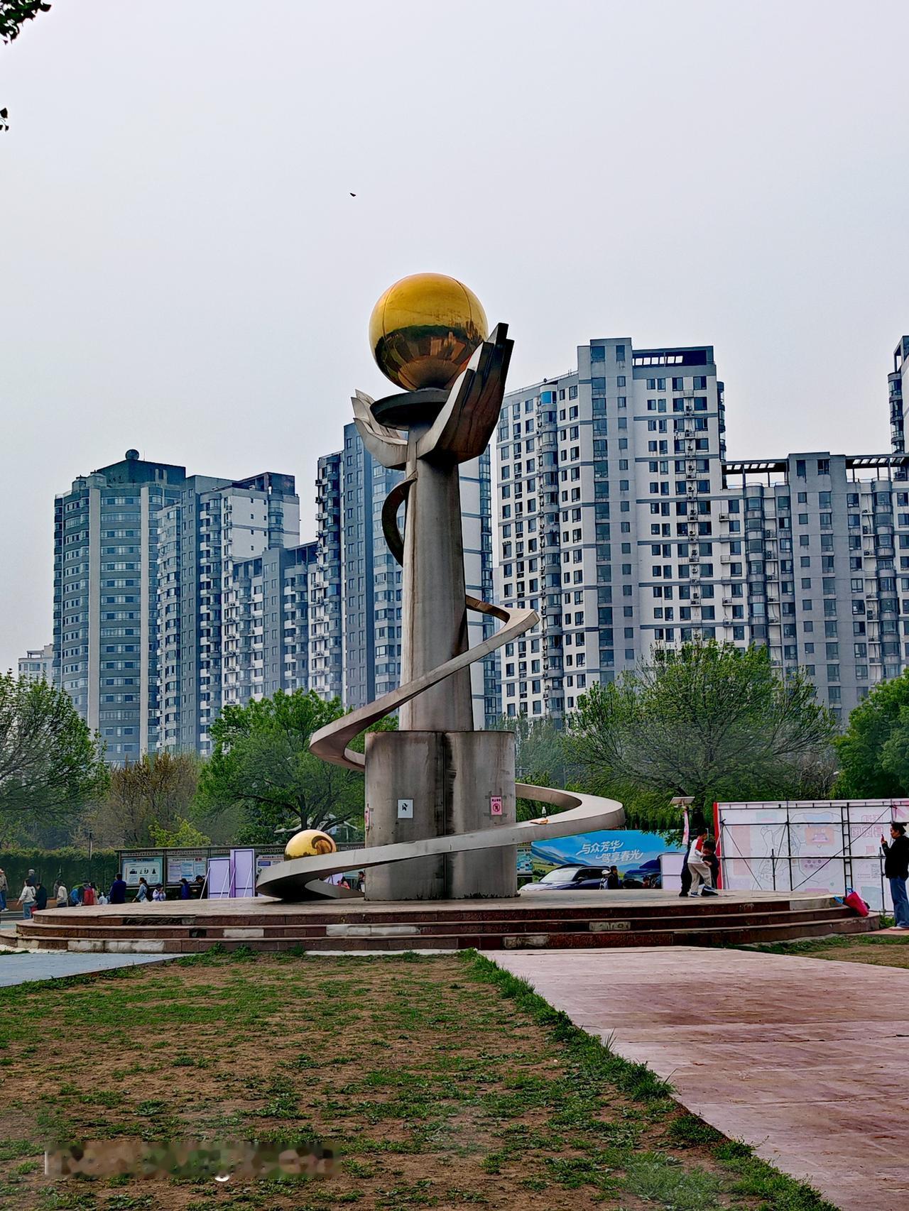 朝阳区太阳宫公园的风景，那叫一个绝！4月16日牡丹文化节开幕，这里成了热门打卡地