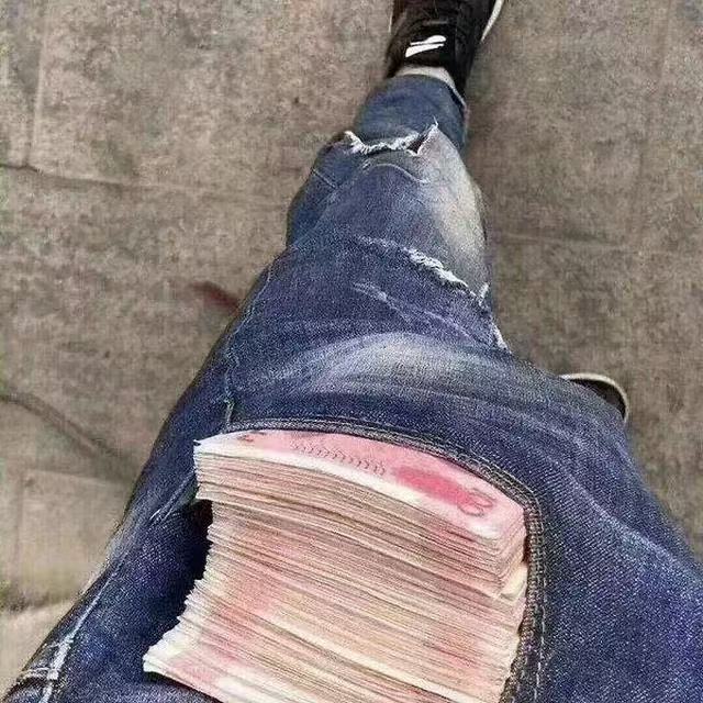 鞋子买大了，有点不合脚
