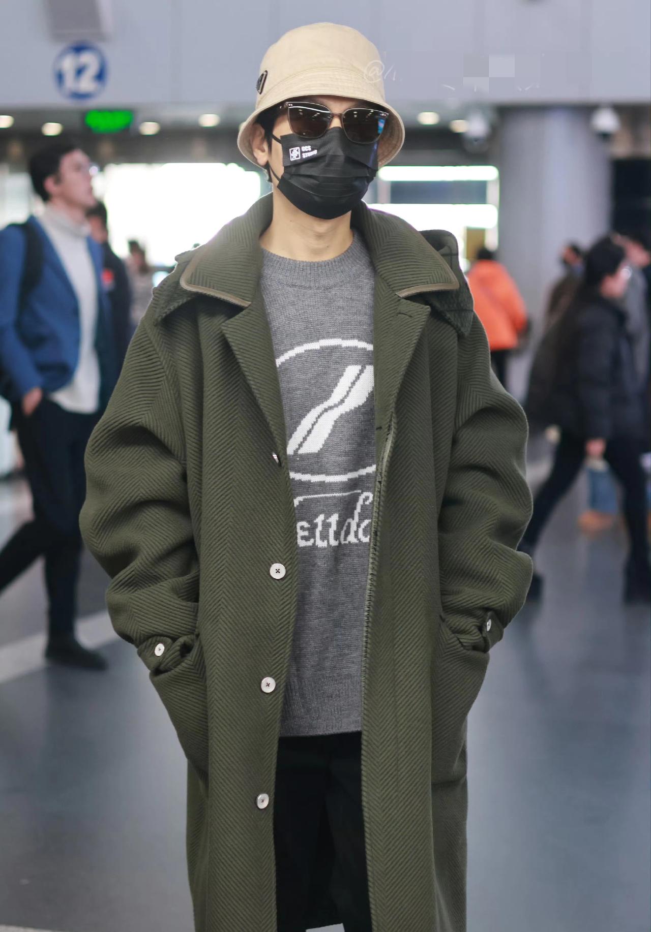 陈楚生出发海口，这么早的吗？跨年晚会是31号，提前好几天就去彩排啦！今年湖南