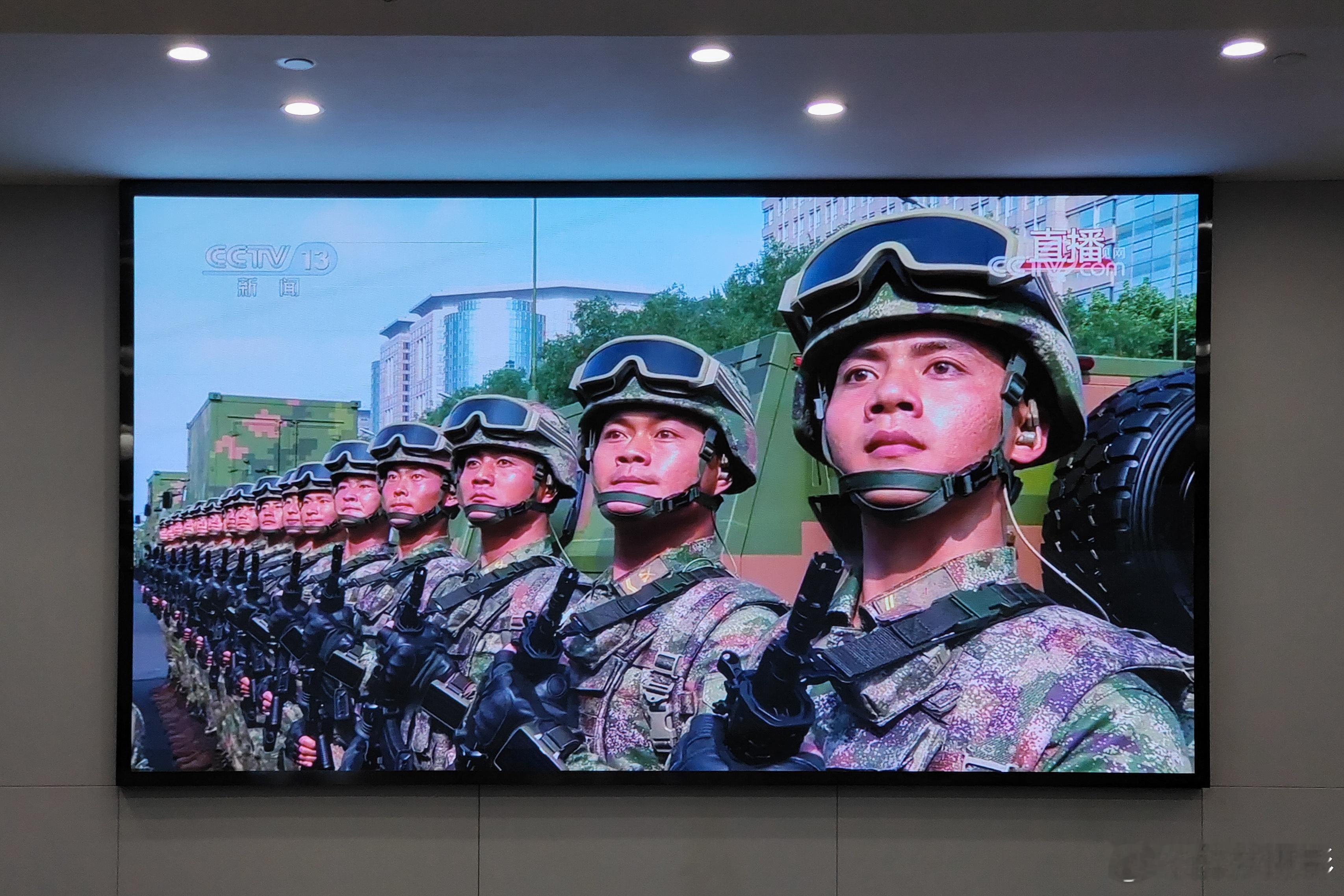纪念抗战胜利80周年大会每一张照片都是摄影教材摄像师们太厉害啦[赞][赞][赞]