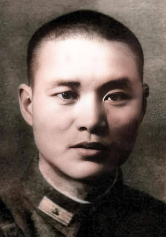 谁能想到，当年在军统里让人闻风丧胆的沈醉，会在香港的小屋里，对着前妻的现任丈夫笑