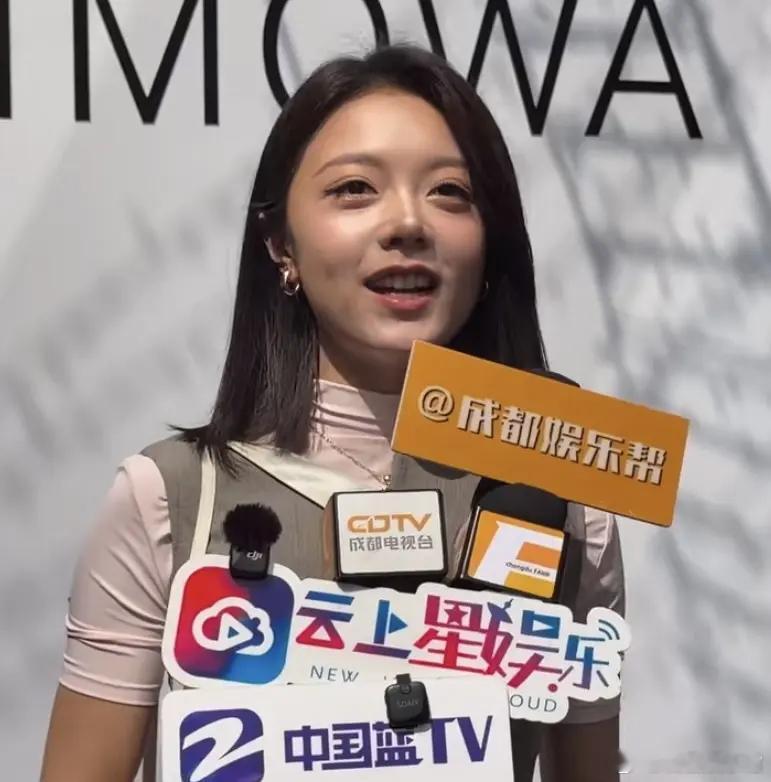 怎么感觉赵今麦这个状态怪怪的