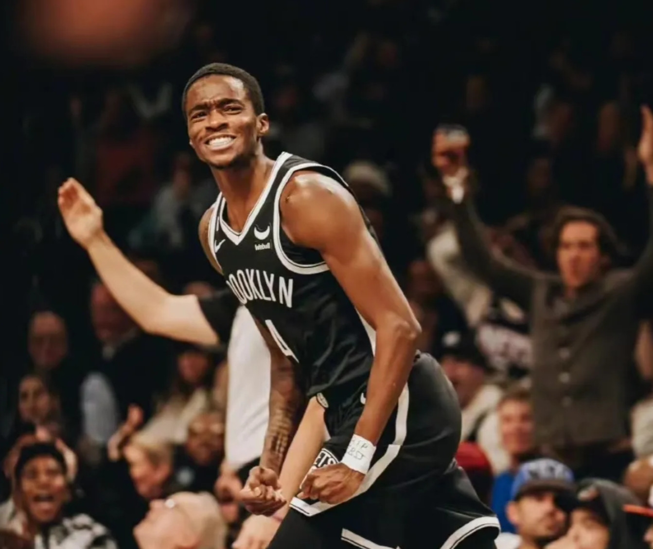 就在今天下午18点，传来广东男篮的震撼大消息，NBA超级控卫欲加盟广东队，朱芳雨