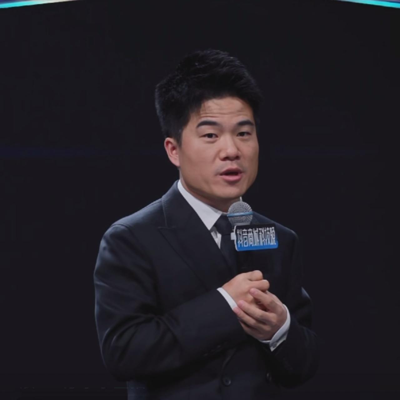 郑重声明：“我以后的每篇文章，凡是来我评论区指名道姓侮辱他人或公司的，一律