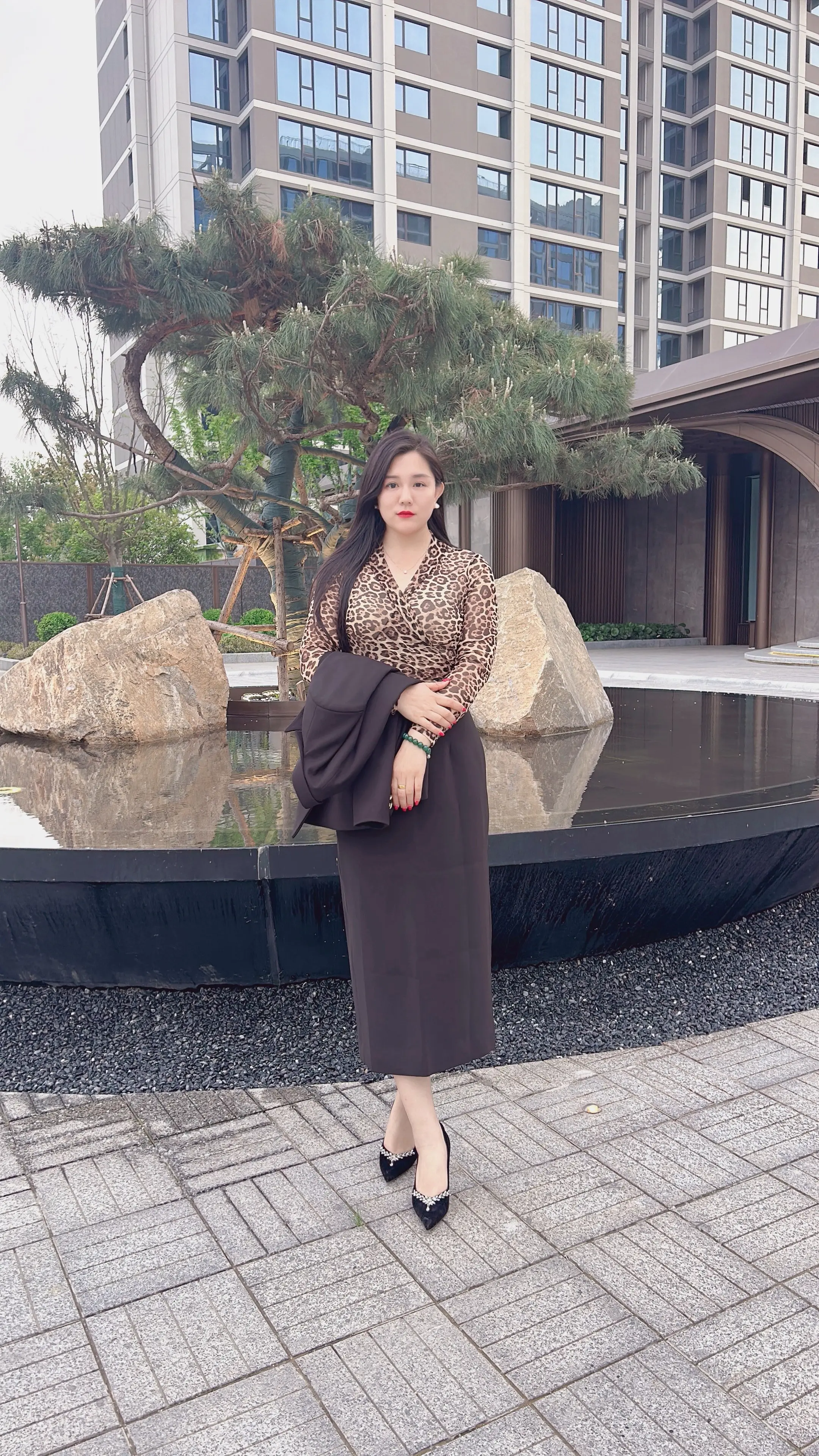 人到中年，哪有那么多精力去套路，简单一点，我明牌，你随意……