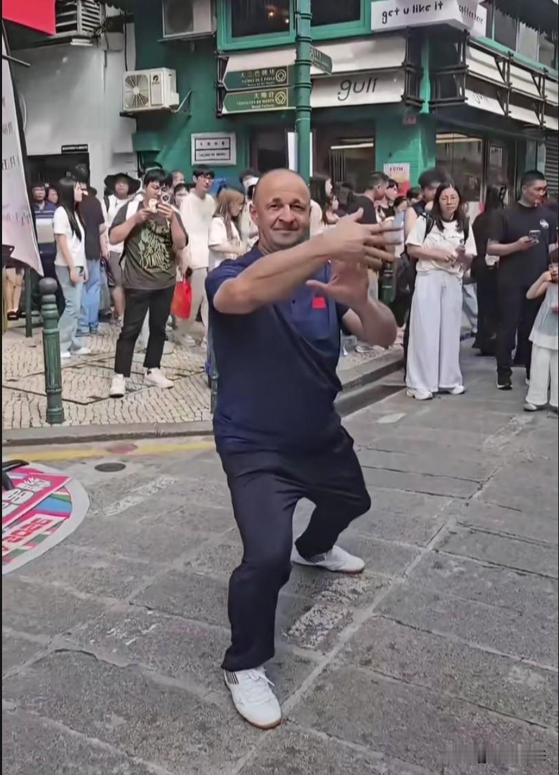 这位在澳门街头表演太极拳的老外是谁？他叫马司洋（NikolaMaricic），