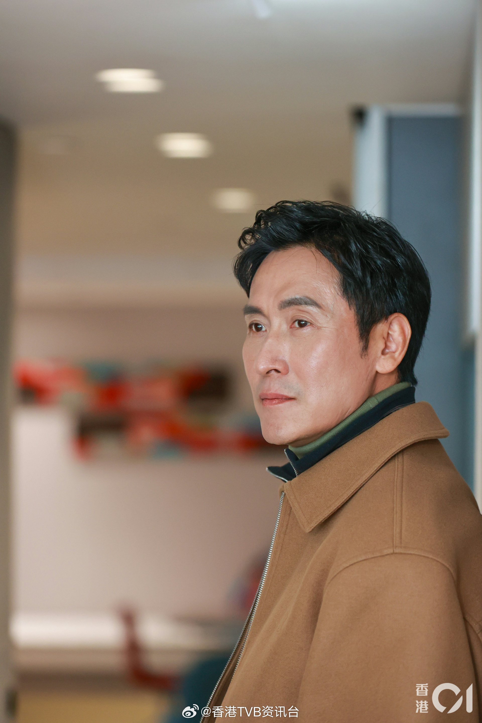 马德钟拍枪战戏长针插颈动脉旁险丧命被传整容现“胶样”：我有皱纹马德钟入行超过3