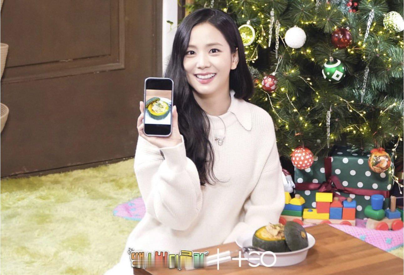 JISOOfor‘ThanksBuddyClub’.和女友一起过圣诞节，