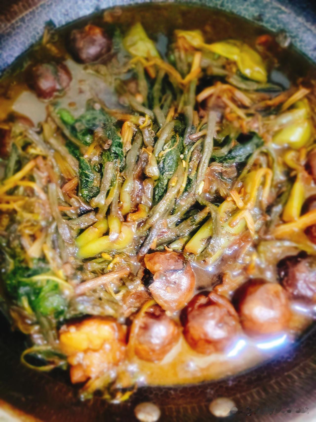 我发现在一个家族里，谁手巧、谁会最累。今天我小妹无声的买回很多食材，又让我抽空做