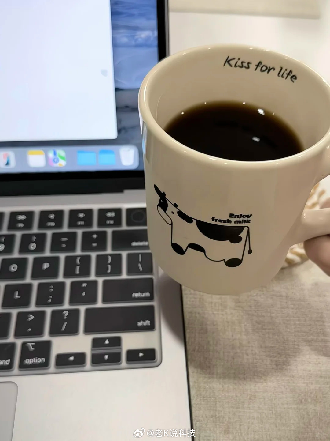 AI时代创业难在哪前段时间跟朋友聊天，他是去年底辞职开始搞“一人公司”，用AI写