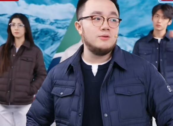 当年，宋丹丹一心想把巴图拉到演艺路上，结果，巴图的聪明才智没有得到更好的发挥。其