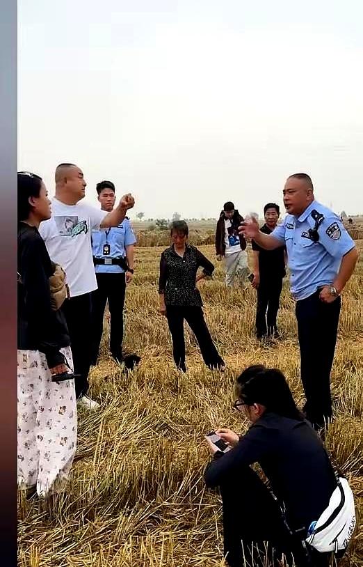 连阴雨一来，大家都挺难，真正让人无语的，是有些人把心思动歪了。襄阳这位大妈家里