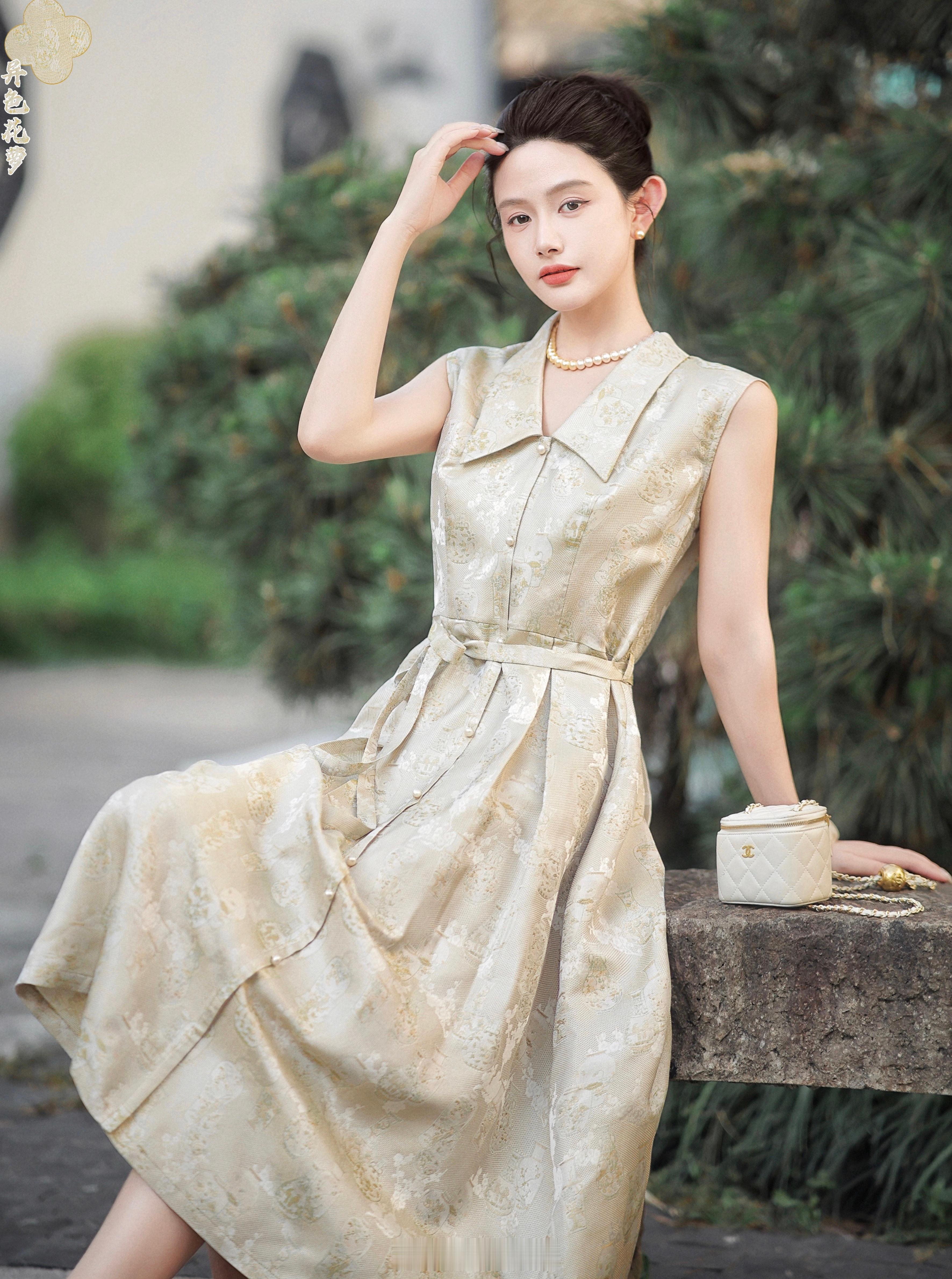 没有什么烦恼是一条裙子解决不了的！这条就是很淡雅又显贵啊啊包有气质的美美出街不