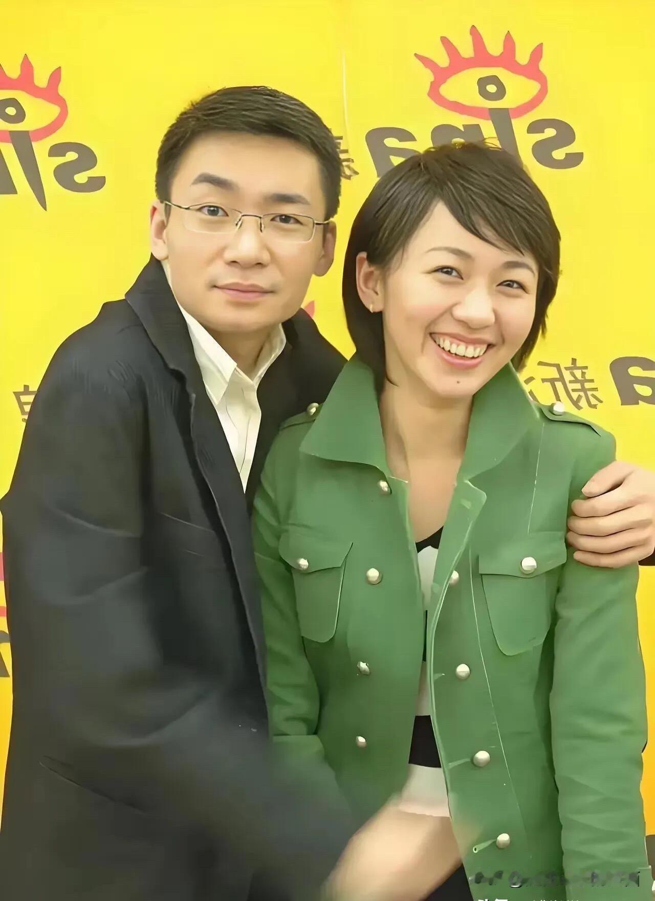 他们两个在央视里面属于颜值一般的主持人，虽然颜值不出众，但他们主持的节目深受很多