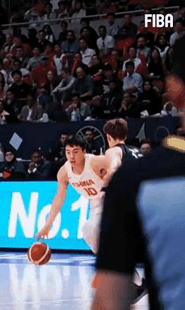 中国男篮小将王俊杰的排面真是太大了！在昨晚中国男篮以98：84战胜新西兰男篮的亚